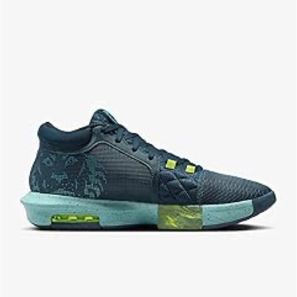 Nike Blue and Green Sneakers with Secure Lace-Up Design and Comfortable Padding - Picture 5 of 8